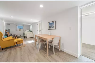 1375 W Main Street, Riverhead, NY 11901 - Photo 25