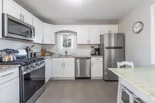 1375 W Main St, Riverhead, NY 11901 - Photo 13