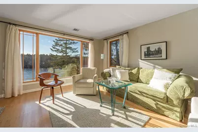 1375 W Main Street, Riverhead, NY 11901 - Photo 5