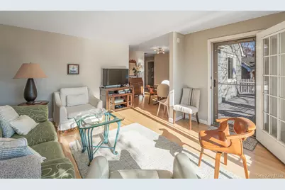 1375 W Main Street, Riverhead, NY 11901 - Photo 9