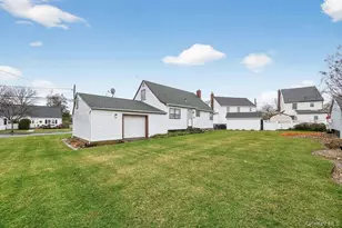 400 Foch Blvd, Mineola, NY 11501 - Photo 21