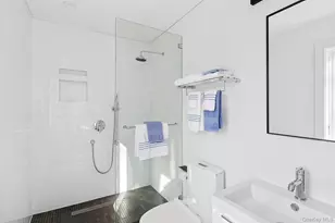 33 Oyster Pond Ln, East Hampton, NY 11937 - Photo 17