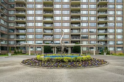 166-25 Powells Cove Boulevard #18G, Whitestone, NY 11357 - Photo 3