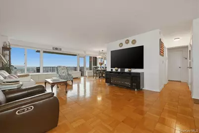 166-25 Powells Cove Boulevard #18G, Whitestone, NY 11357 - Photo 5