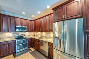 4 Chelsea Dr, Smithtown, NY 11787 - Photo 11