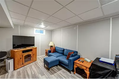 4 Chelsea Drive, Smithtown, NY 11787 - Photo 25