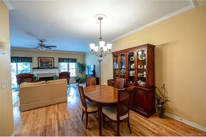 4 Chelsea Drive, Smithtown, NY 11787 - Photo 9