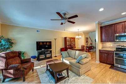 4 Chelsea Drive, Smithtown, NY 11787 - Photo 5