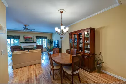 4 Chelsea Drive, Smithtown, NY 11787 - Photo 7