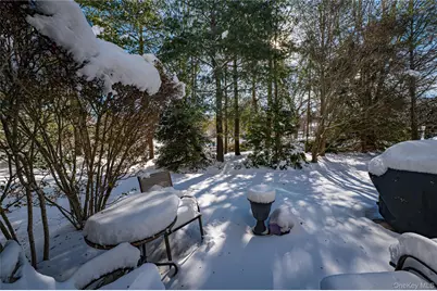 4 Chelsea Drive, Smithtown, NY 11787 - Photo 27