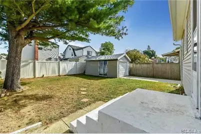 49 Malden Avenue, Lynbrook, NY 11563 - Photo 15