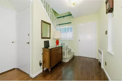 66 Woods Avenue, Malverne, NY 11565 - Photo 3