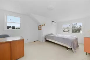 66 Woods Ave, Malverne, NY 11565 - Photo 15