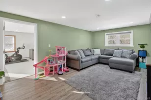 95 Sutton Park Rd, Poughkeepsie, NY 12603 - Photo 13