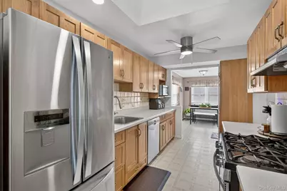 95 Sutton Park Road, Poughkeepsie, NY 12603 - Photo 7