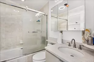 902 Linden Ave, Westbury, NY 11590 - Photo 17