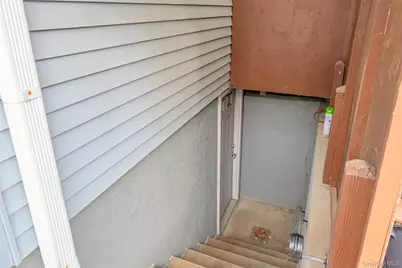 902 Linden Avenue, Westbury, NY 11590 - Photo 27