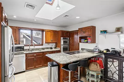 902 Linden Avenue, Westbury, NY 11590 - Photo 7