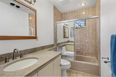 902 Linden Avenue, Westbury, NY 11590 - Photo 23