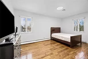 902 Linden Ave, Westbury, NY 11590 - Photo 13