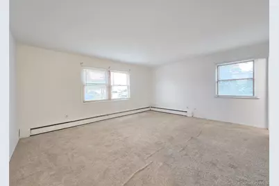 652 Hawkins Road E, Coram, NY 11727 - Photo 11