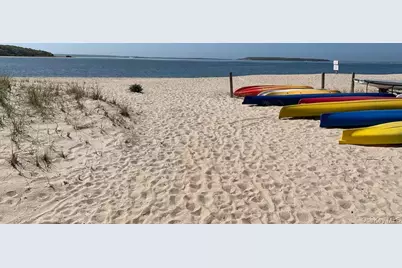 1240 West Road, Cutchogue, NY 11935 - Photo 17