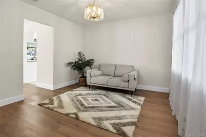 37 Malvern Lane, Stony Brook, NY 11790 - Photo 9