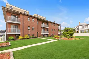 475 W Broadway, Long Beach, NY 11561 - Photo 3