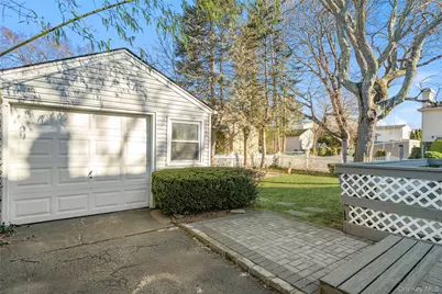 23 Harvard Street, Roslyn Heights, NY 11577 - Photo 17