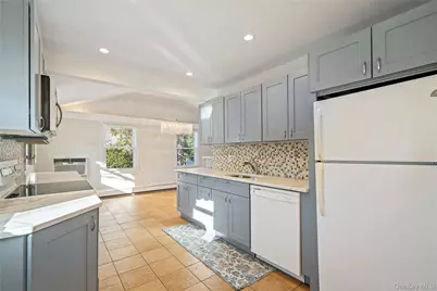 23 Harvard Street, Roslyn Heights, NY 11577 - Photo 5