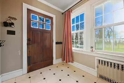 70 Larch Avenue, Floral Park, NY 11001 - Photo 5