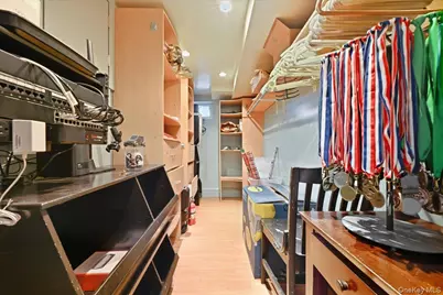 70 Larch Avenue, Floral Park, NY 11001 - Photo 29