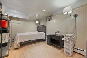 70 Larch Ave, Floral Park, NY 11001 - Photo 27