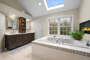 7 Park View Ln, Lake Grove, NY 11755 - Photo 27