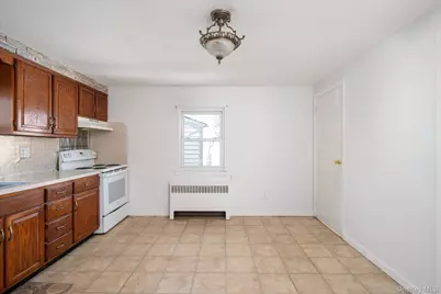 12 Westbury Avenue, Plainview, NY 11803 - Photo 19