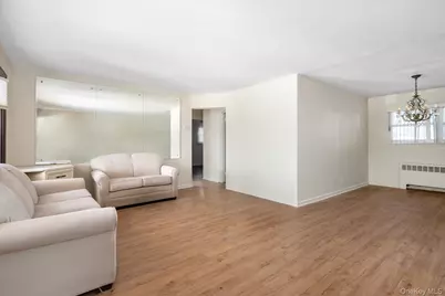 12 Westbury Avenue, Plainview, NY 11803 - Photo 5