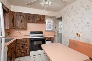 12 Westbury Ave, Plainview, NY 11803 - Photo 9