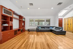 222-60 Birmington Pkwy, Bayside, NY 11364 - Photo 3