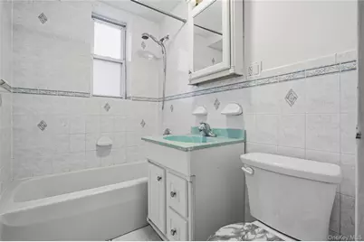 7510 Yellowstone Boulevard #5L, Rego Park, NY 11374 - Photo 7