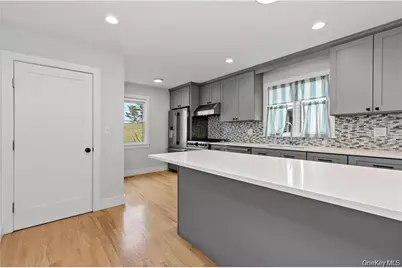 9 Lyons Place, New Rochelle, NY 10801 - Photo 7