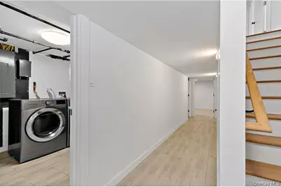 9 Lyons Place, New Rochelle, NY 10801 - Photo 15