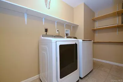 30 Apex Drive, Coram, NY 11727 - Photo 23