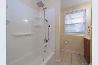 30 Apex Drive, Coram, NY 11727 - Photo 15