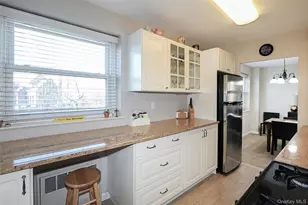 34 Pearsall Ave, Glen Cove, NY 11542 - Photo 19