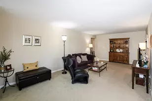 34 Pearsall Ave, Glen Cove, NY 11542 - Photo 15