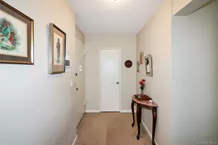 34 Pearsall Ave, Glen Cove, NY 11542 - Photo 9