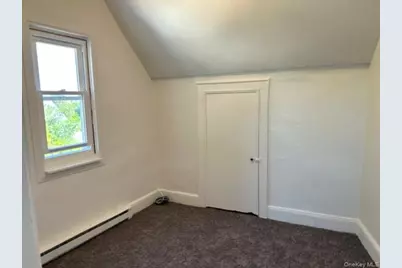 578 S 15th Street #2, Lindenhurst, NY 11757 - Photo 5