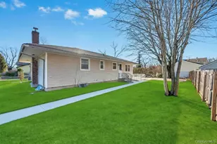 3 Radburn Ln, Port Jefferson Station, NY 11776 - Photo 5