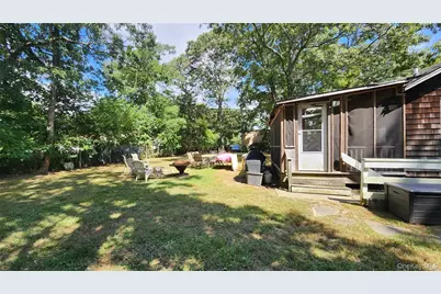 193 Commack Road, Mastic Beach, NY 11951 - Photo 27