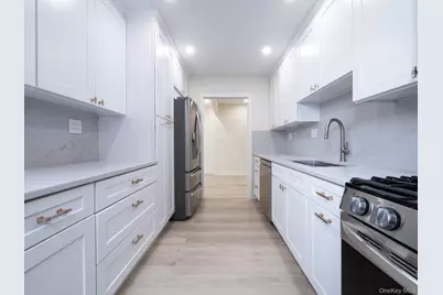 139-15 83 Avenue #423, Briarwood, NY 11435 - Photo 7